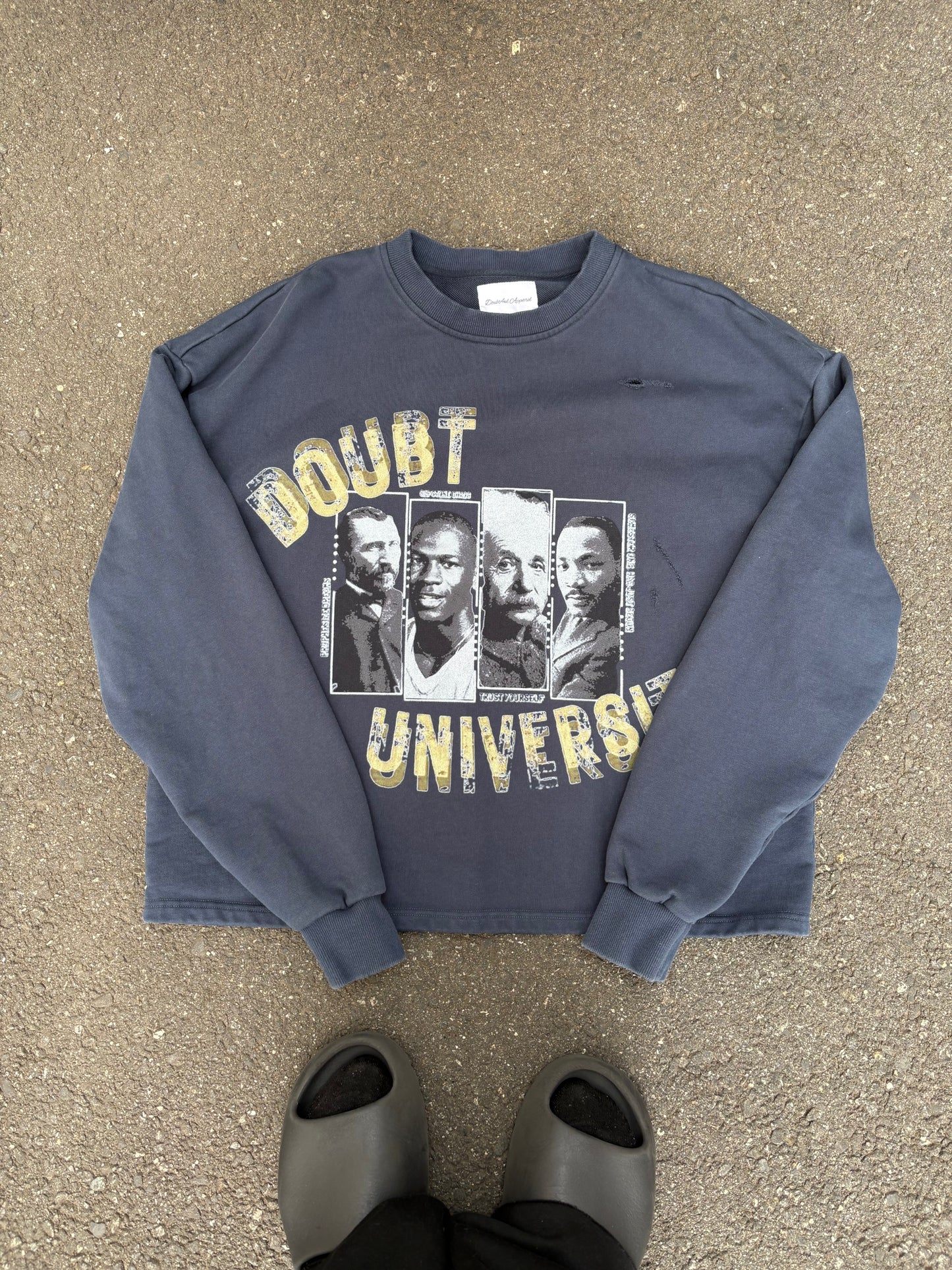 MOUNT RUSHMORE CREWNECK