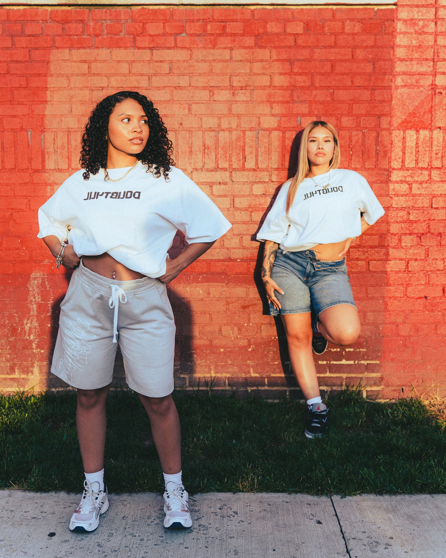 DOUBT4UL BOX LOGO TEE